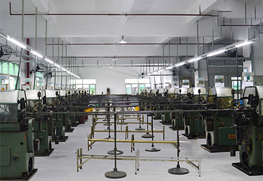 自動(dòng)車(chē)床生產(chǎn)車(chē)間 