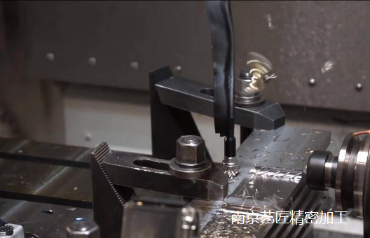 <strong>南京藝匠總結(jié)：CNC機械師的操作事項，如何避免受傷、零件故障和停機？</strong>